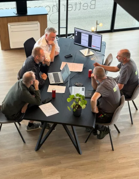 Bespreking plannen showroom